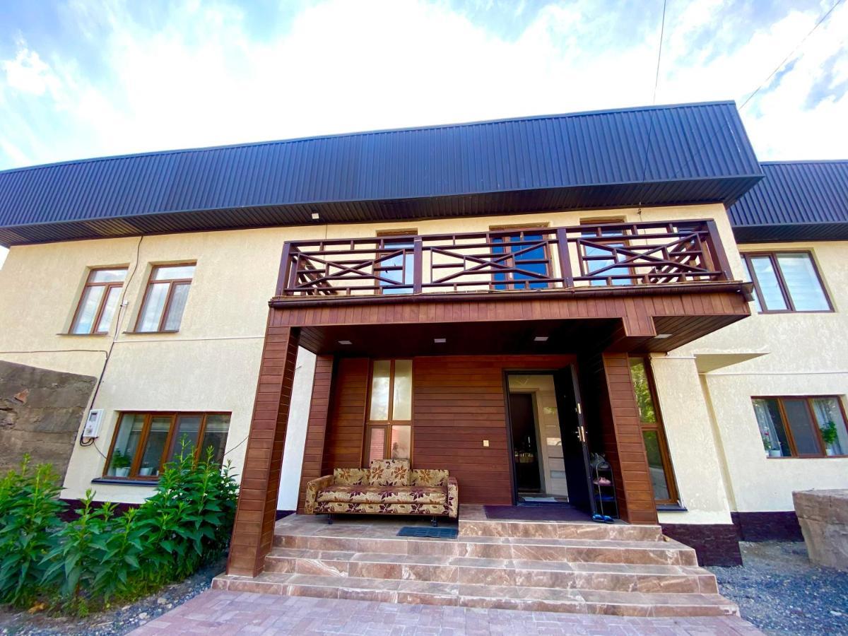Guest House Tenir Too Naryn Екстериор снимка