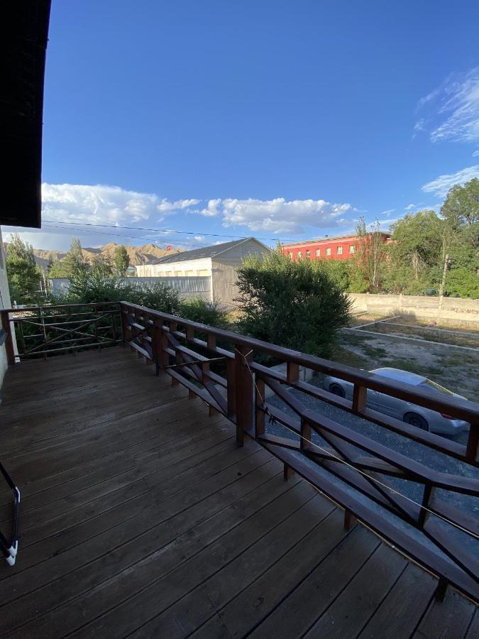 Guest House Tenir Too Naryn Екстериор снимка