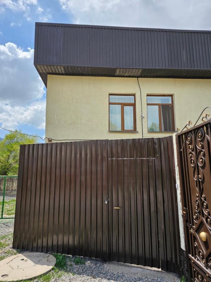 Guest House Tenir Too Naryn Екстериор снимка